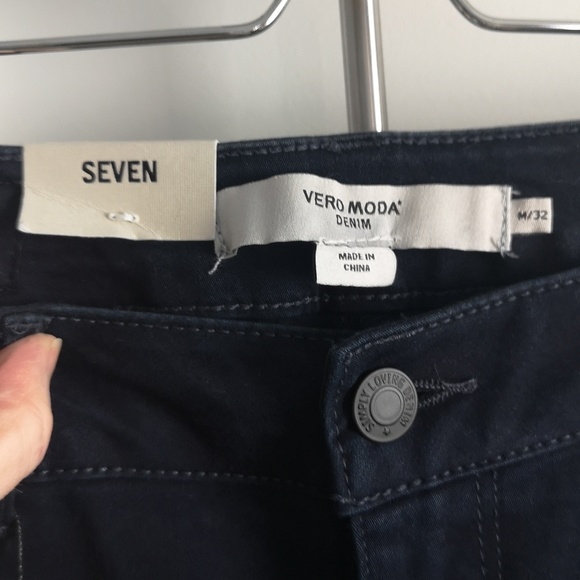 Navy Skinnies 29W/32L - Picture 2 of 6